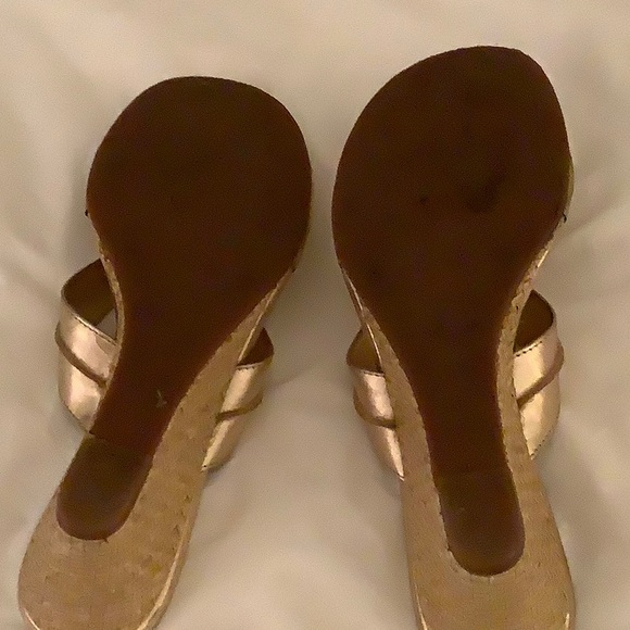 Lilly Pulitzer Gold Sandals 7.5 Med - Picture 6 of 6